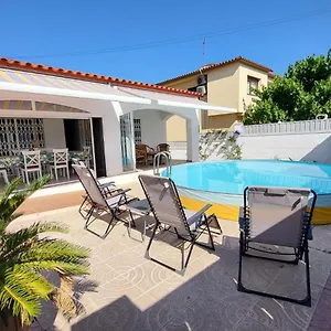 Cosy, Well Equipped House, 5 Min. From The Ferienhaus